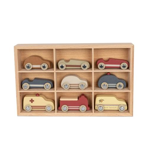 KONGES SLOJD I 9 wooden cars and their storage box